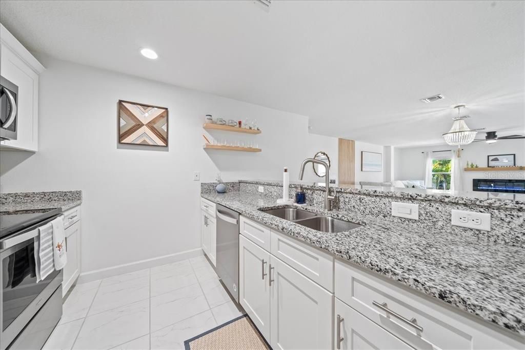 En Venta: $385,000 (3 camas, 2 baños, 1945 Pies cuadrados)