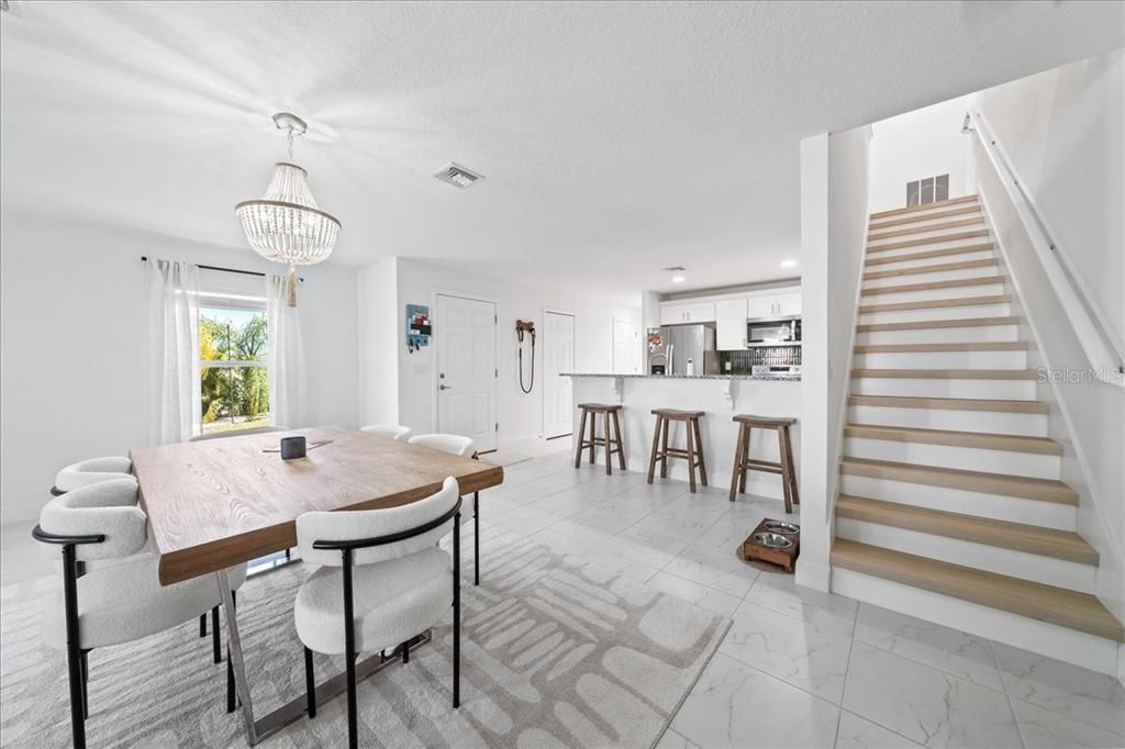 En Venta: $385,000 (3 camas, 2 baños, 1945 Pies cuadrados)