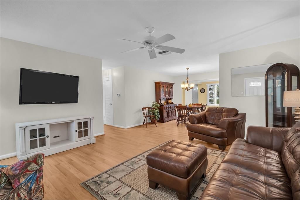 For Sale: $399,000 (2 beds, 2 baths, 1578 Square Feet)