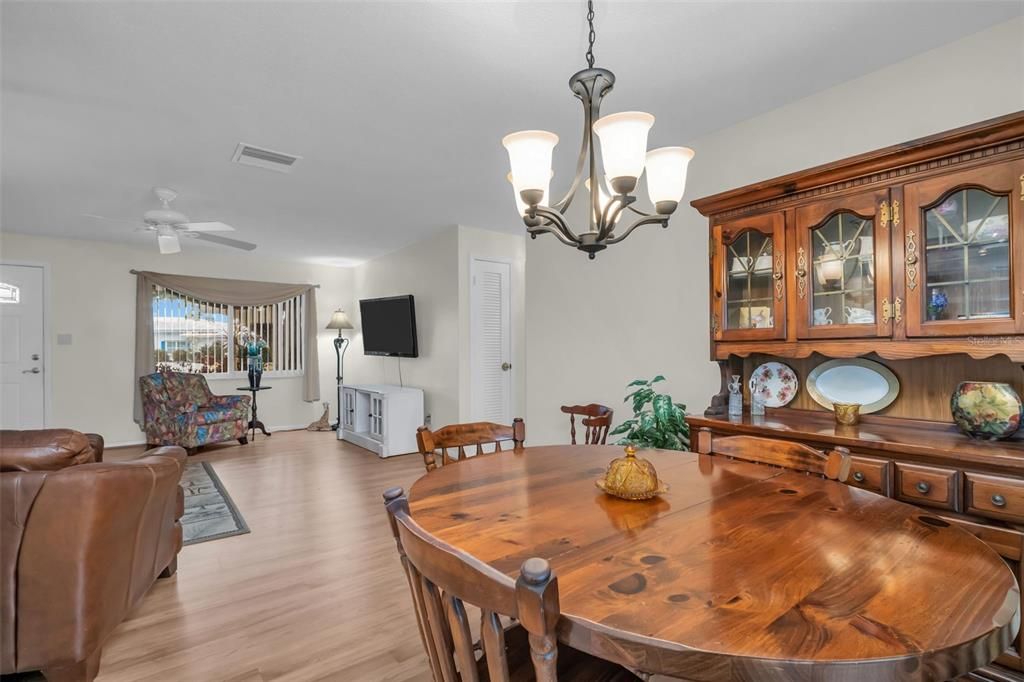 For Sale: $399,000 (2 beds, 2 baths, 1578 Square Feet)