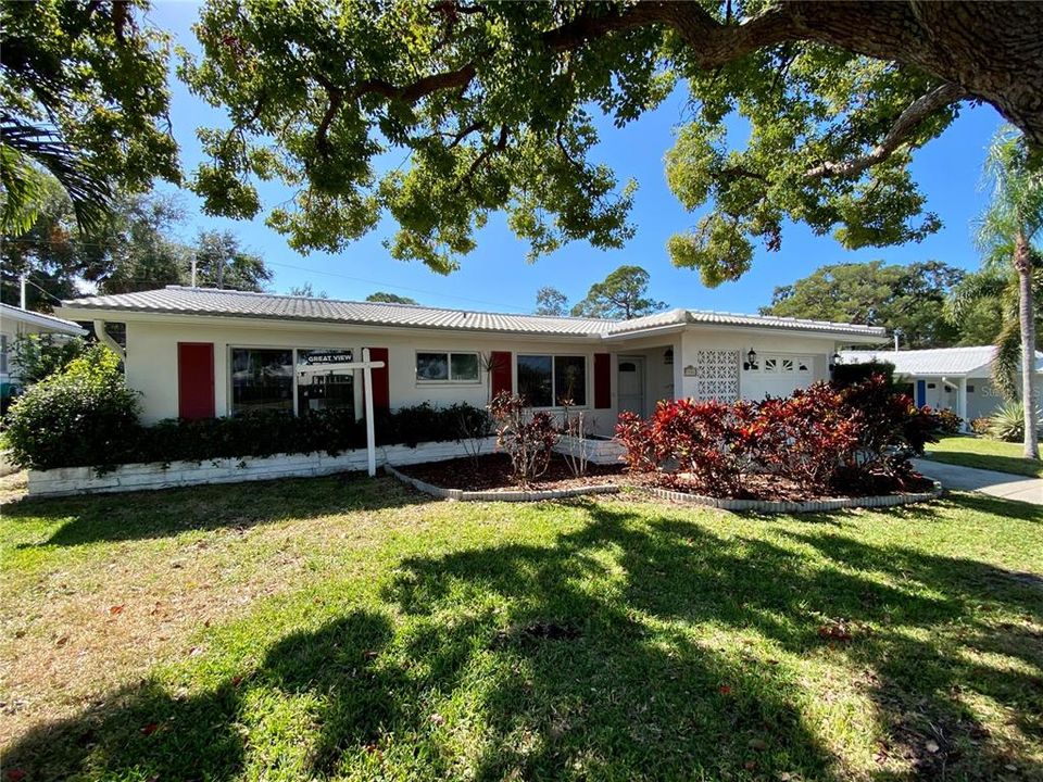 For Sale: $399,000 (2 beds, 2 baths, 1578 Square Feet)