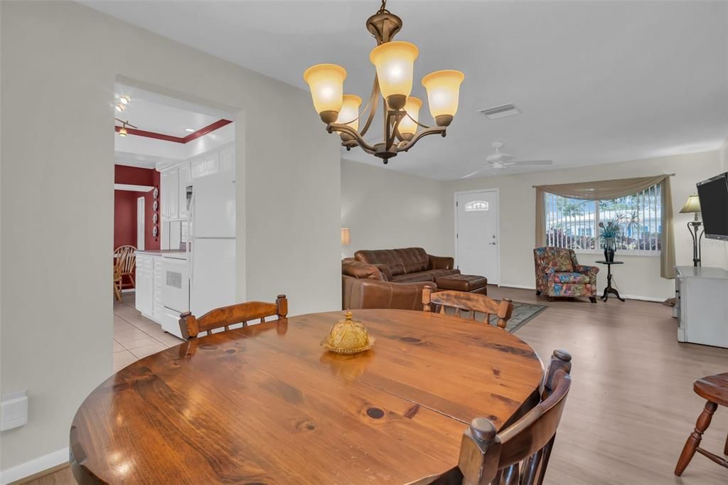 For Sale: $399,000 (2 beds, 2 baths, 1578 Square Feet)