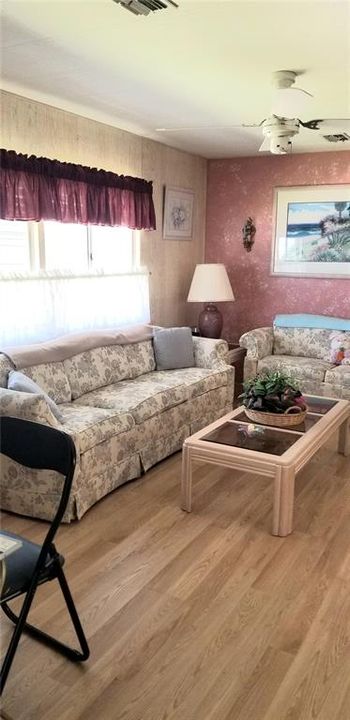 Active With Contract: $129,000 (2 beds, 2 baths, 1152 Square Feet)