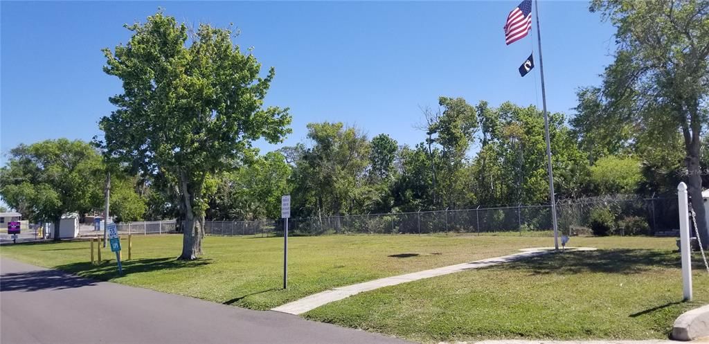 Active With Contract: $129,000 (2 beds, 2 baths, 1152 Square Feet)