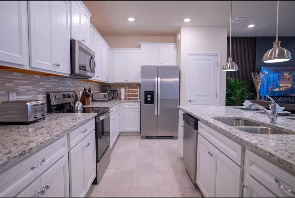 For Sale: $514,990 (5 beds, 4 baths, 2263 Square Feet)