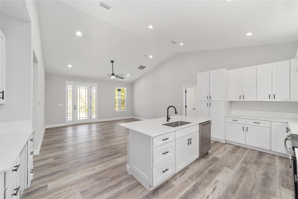 For Sale: $294,999 (3 beds, 2 baths, 1640 Square Feet)