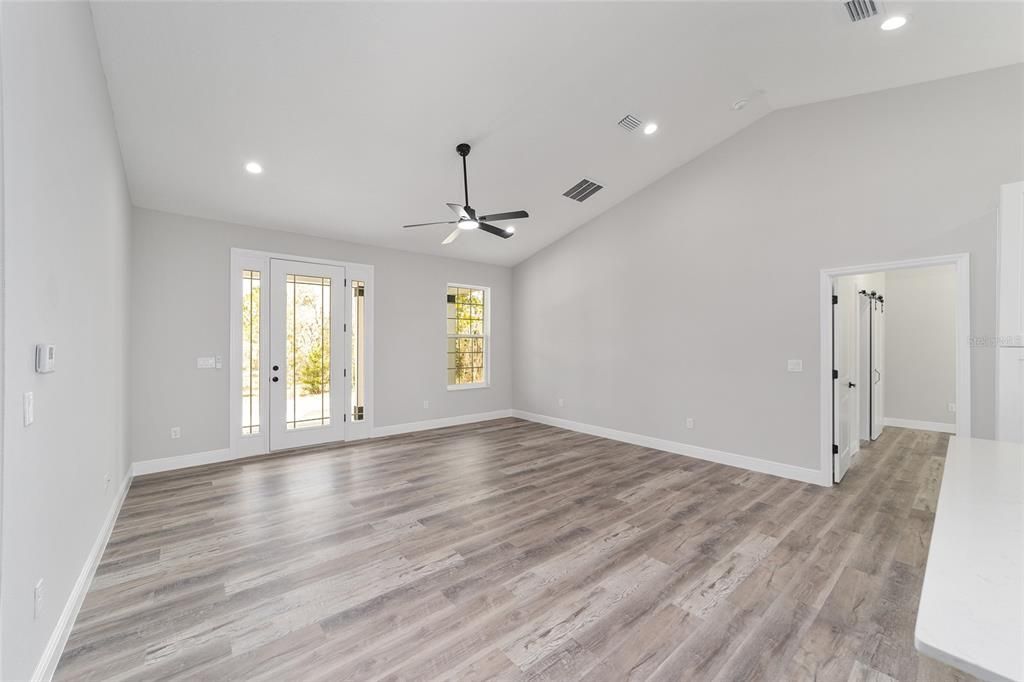 For Sale: $294,999 (3 beds, 2 baths, 1640 Square Feet)