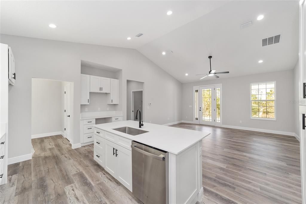 For Sale: $294,999 (3 beds, 2 baths, 1640 Square Feet)