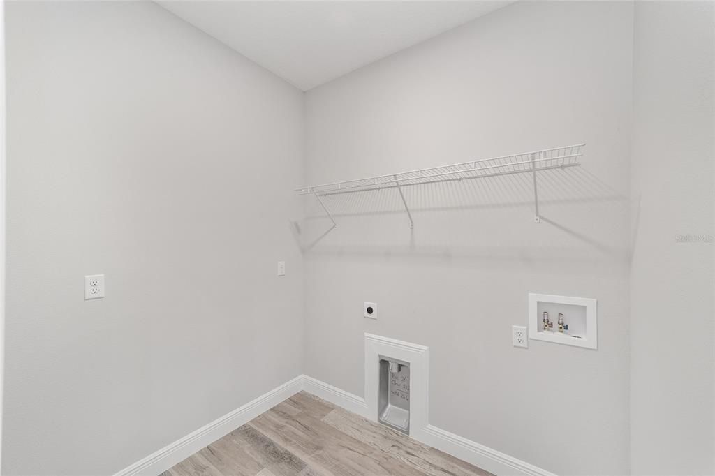 For Sale: $294,999 (3 beds, 2 baths, 1640 Square Feet)