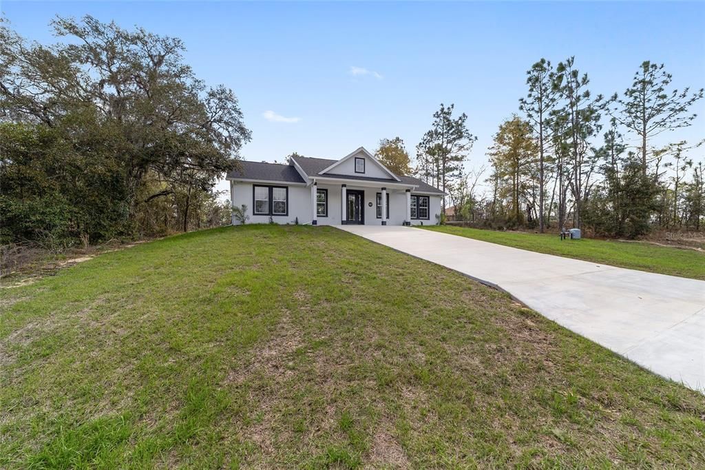 For Sale: $294,999 (3 beds, 2 baths, 1640 Square Feet)