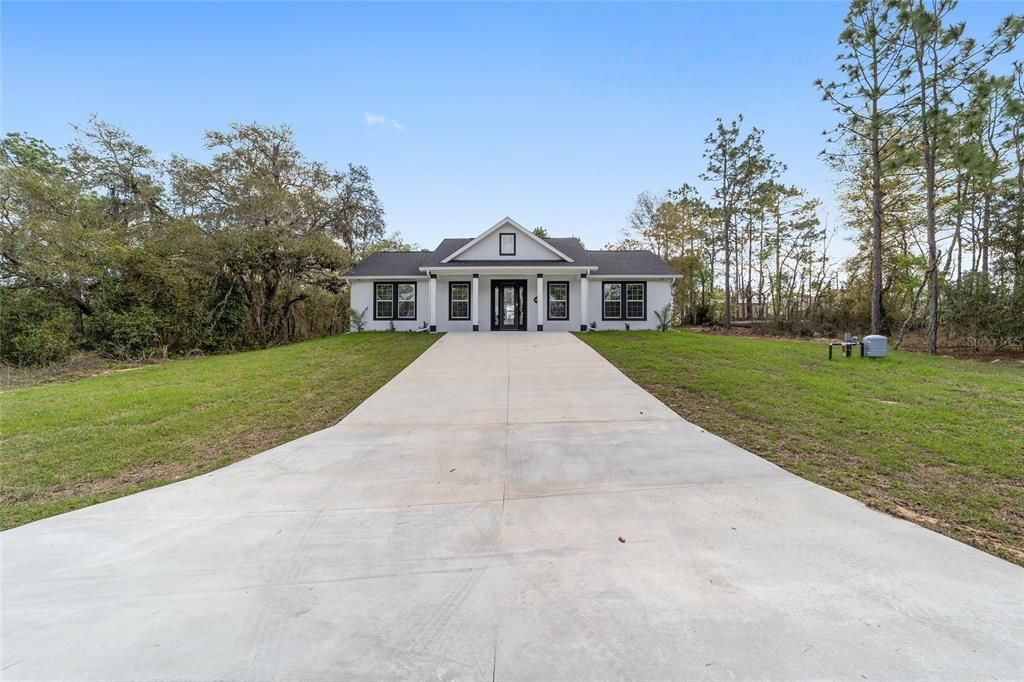 For Sale: $294,999 (3 beds, 2 baths, 1640 Square Feet)