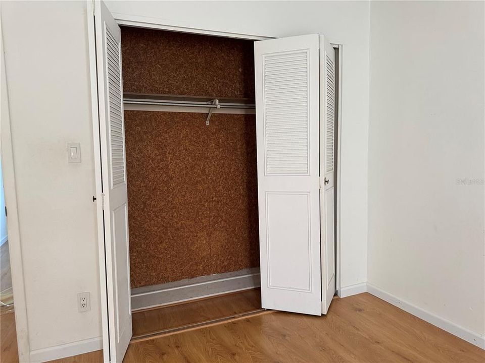 For Sale: $135,800 (3 beds, 2 baths, 1250 Square Feet)