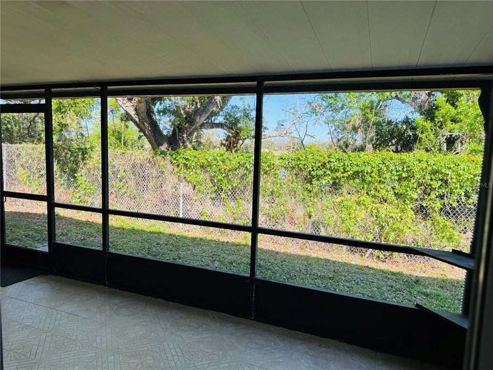 For Sale: $135,800 (3 beds, 2 baths, 1250 Square Feet)