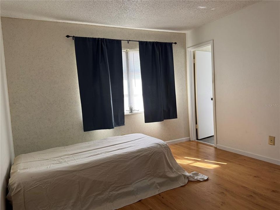 For Sale: $135,800 (3 beds, 2 baths, 1250 Square Feet)