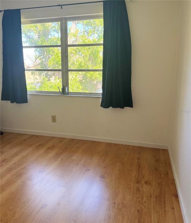 For Sale: $135,800 (3 beds, 2 baths, 1250 Square Feet)