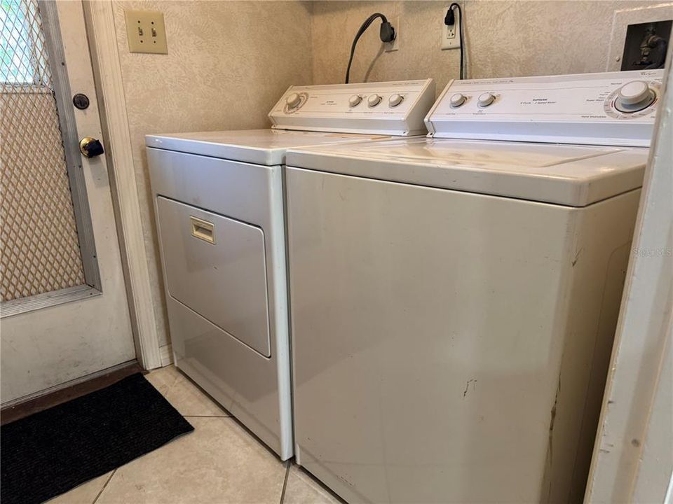 For Sale: $135,800 (3 beds, 2 baths, 1250 Square Feet)