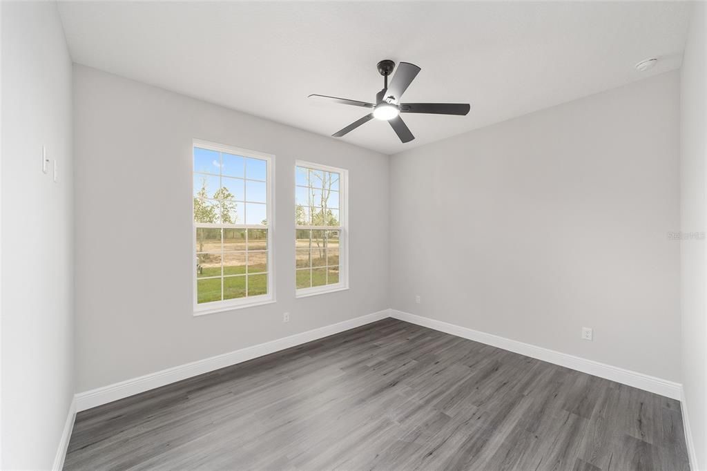 Activo con contrato: $282,500 (3 camas, 2 baños, 1640 Pies cuadrados)