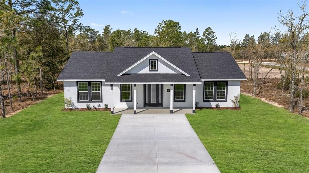 Activo con contrato: $282,500 (3 camas, 2 baños, 1640 Pies cuadrados)