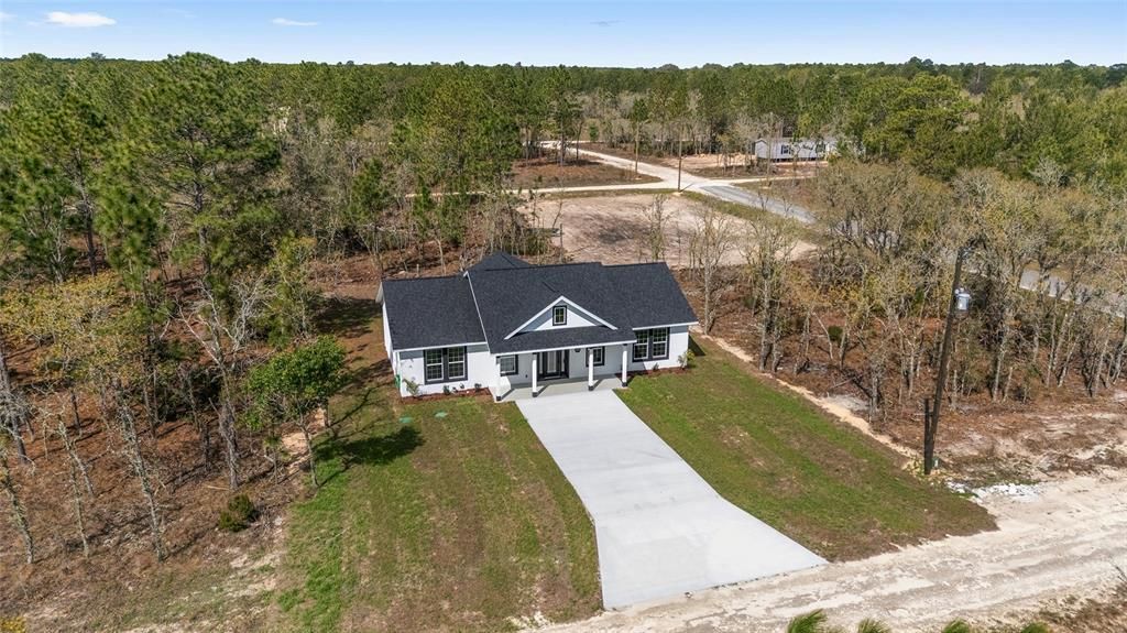 Activo con contrato: $282,500 (3 camas, 2 baños, 1640 Pies cuadrados)