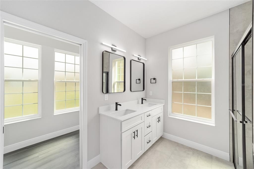 Activo con contrato: $282,500 (3 camas, 2 baños, 1640 Pies cuadrados)