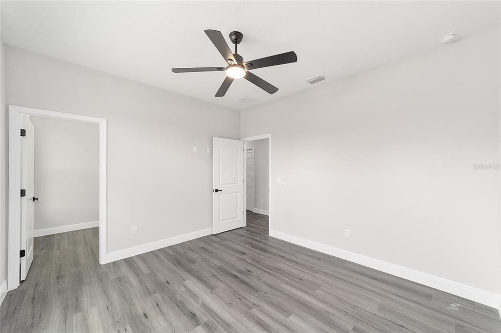 Activo con contrato: $282,500 (3 camas, 2 baños, 1640 Pies cuadrados)