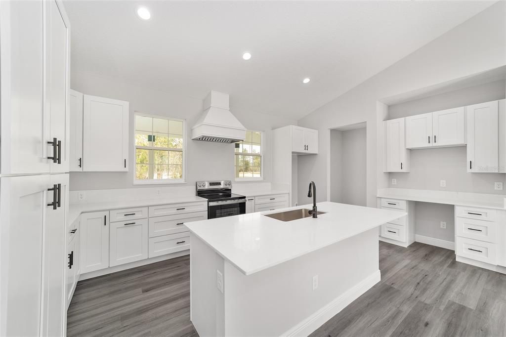 Activo con contrato: $282,500 (3 camas, 2 baños, 1640 Pies cuadrados)