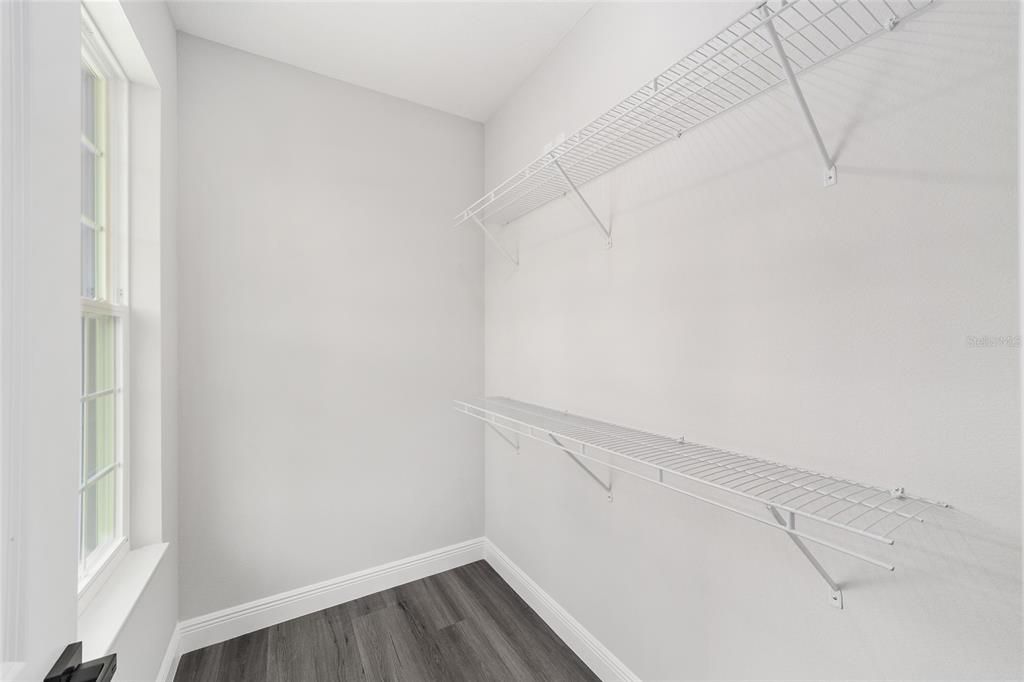 Activo con contrato: $282,500 (3 camas, 2 baños, 1640 Pies cuadrados)