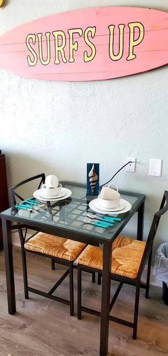 待售: $169,000 (1 贝兹, 1 浴室, 385 平方英尺)