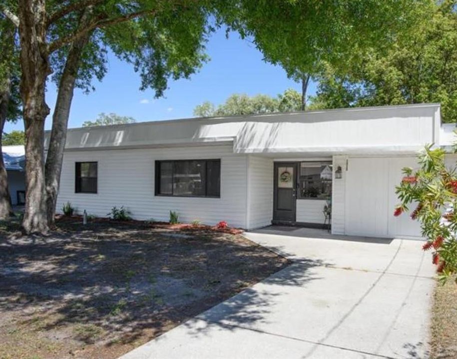 Recently Sold: $245,000 (2 beds, 1 baths, 1191 Square Feet)