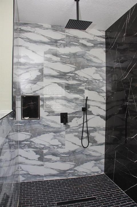 En Venta: $480,000 (3 camas, 2 baños, 2202 Pies cuadrados)