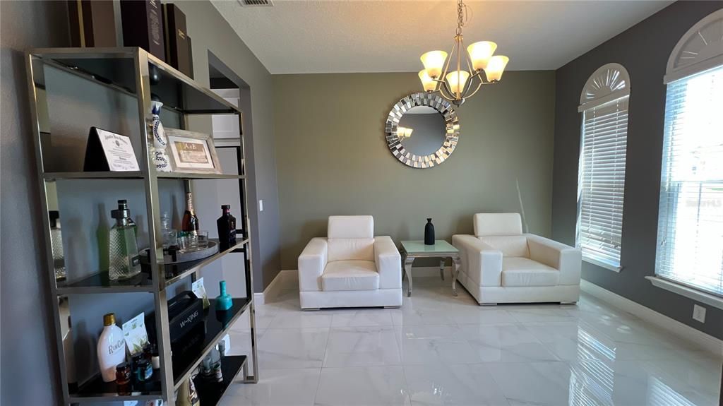 En Venta: $480,000 (3 camas, 2 baños, 2202 Pies cuadrados)