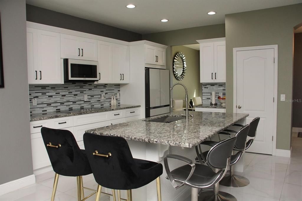 En Venta: $480,000 (3 camas, 2 baños, 2202 Pies cuadrados)