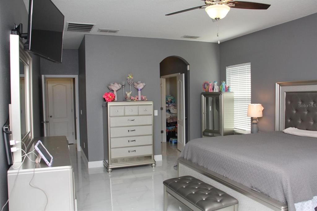 En Venta: $480,000 (3 camas, 2 baños, 2202 Pies cuadrados)