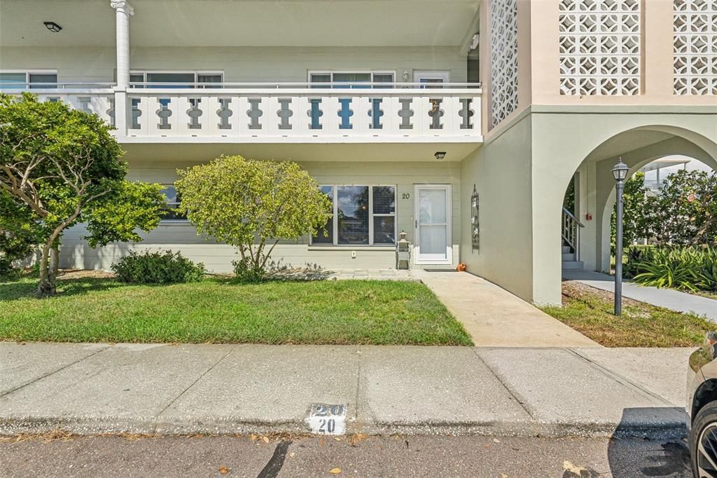 最近售出: $289,000 (2 贝兹, 2 浴室, 1400 平方英尺)