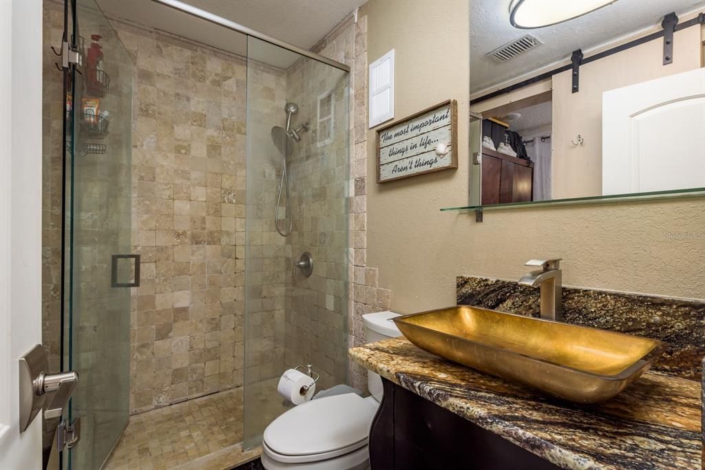 待售: $139,900 (2 贝兹, 1 浴室, 872 平方英尺)