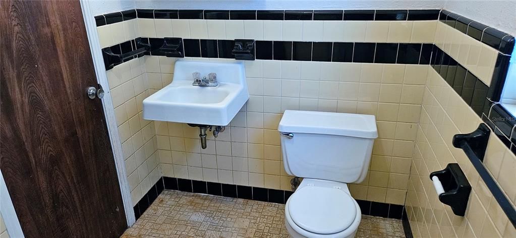 For Sale: $1,425,000 (0 beds, 0 baths, 1596 Square Feet)