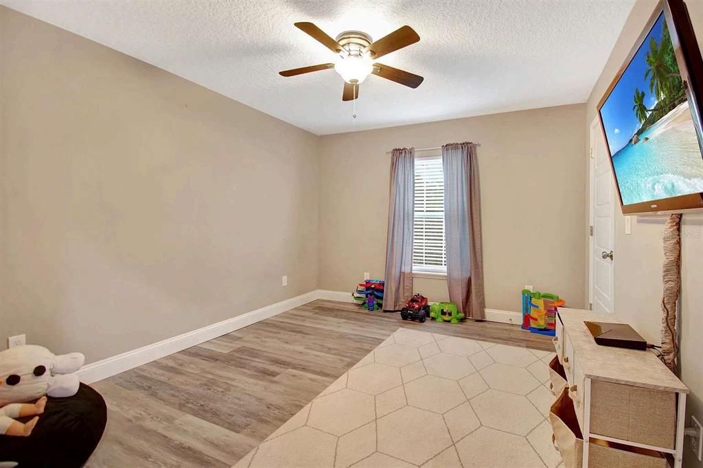 待售: $350,000 (3 贝兹, 2 浴室, 1410 平方英尺)