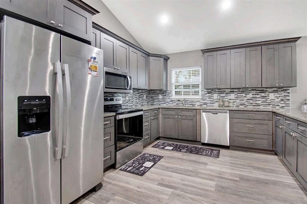 待售: $350,000 (3 贝兹, 2 浴室, 1410 平方英尺)