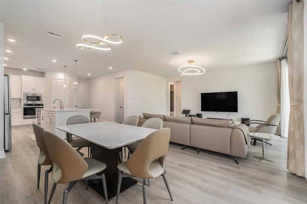 На продажу: $749,900 (5 спален, 3 ванн, 2858 Квадратных фут)