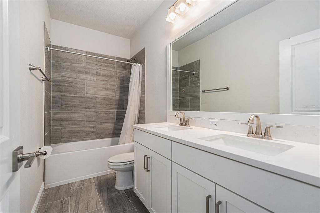 На продажу: $749,900 (5 спален, 3 ванн, 2858 Квадратных фут)