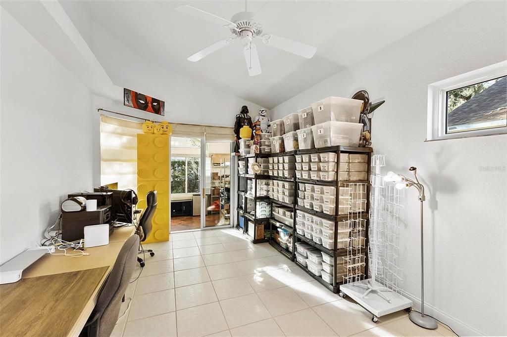 合同活跃: $350,000 (3 贝兹, 2 浴室, 2088 平方英尺)