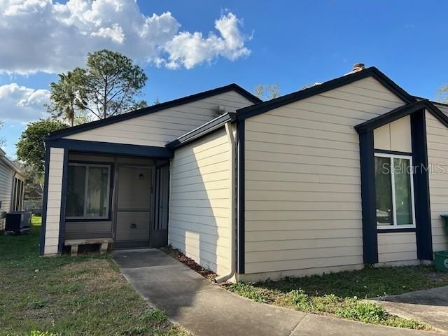 Recently Rented: $1,999 (3 beds, 2 baths, 1317 Square Feet)