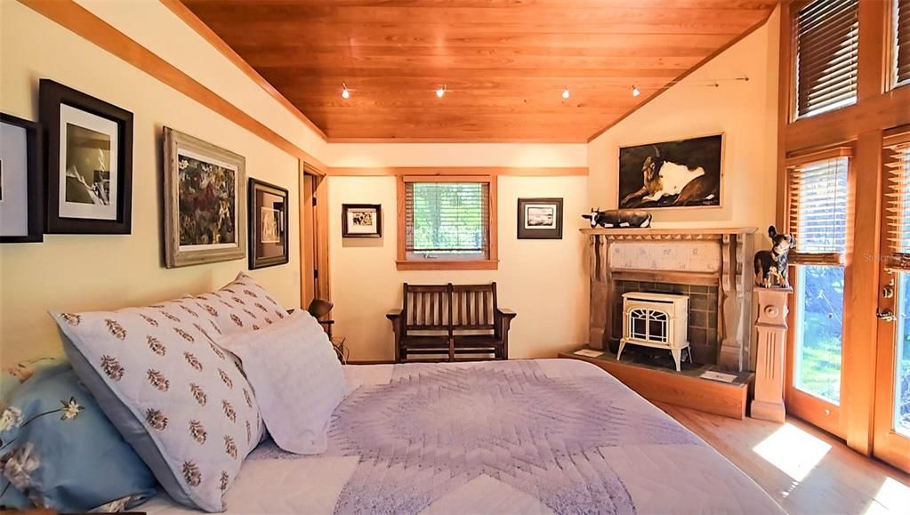 For Sale: $1,999,000 (3 beds, 3 baths, 2926 Square Feet)