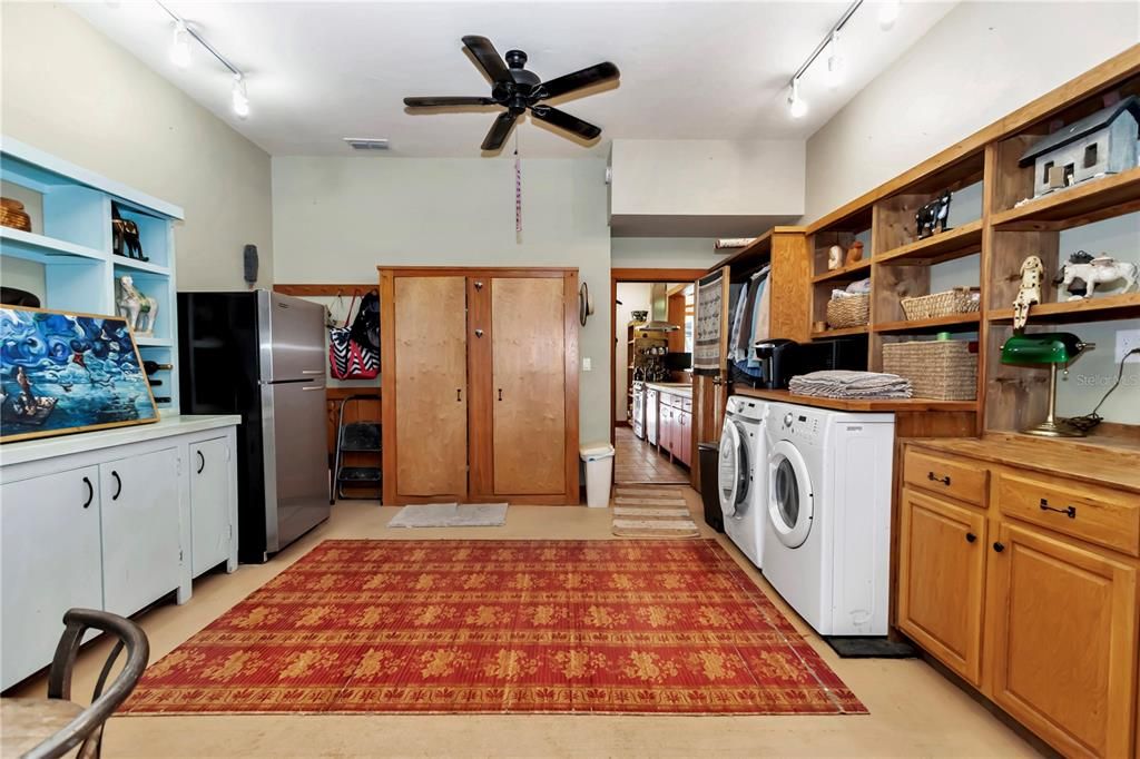 For Sale: $1,999,000 (3 beds, 3 baths, 2926 Square Feet)