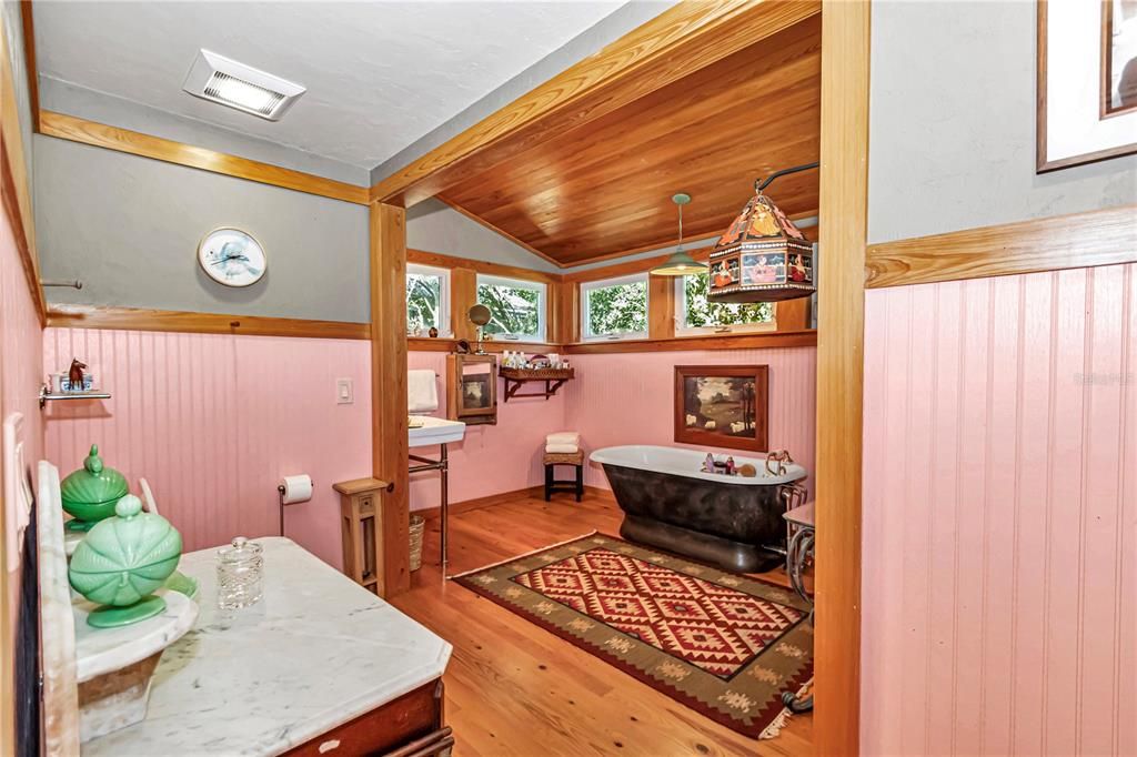 For Sale: $1,999,000 (3 beds, 3 baths, 2926 Square Feet)