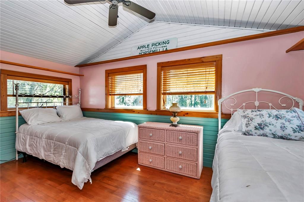 For Sale: $1,999,000 (3 beds, 3 baths, 2926 Square Feet)