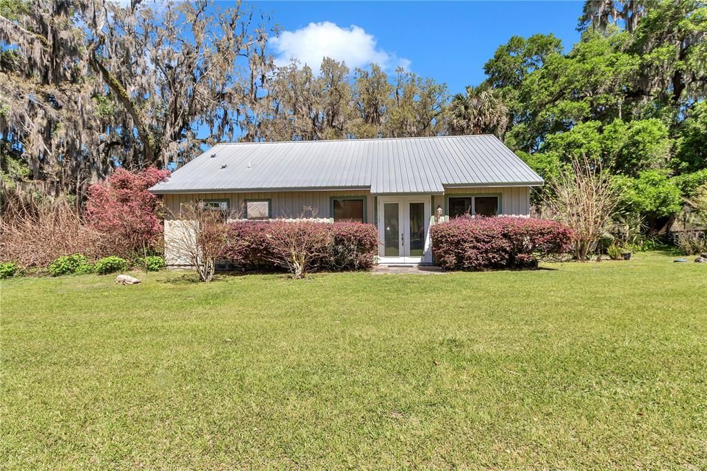 For Sale: $1,999,000 (3 beds, 3 baths, 2926 Square Feet)