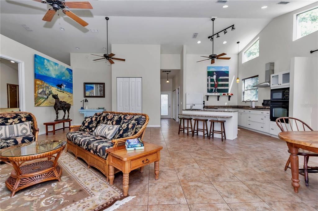 For Sale: $1,999,000 (3 beds, 3 baths, 2926 Square Feet)