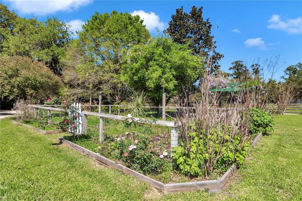 For Sale: $1,999,000 (3 beds, 3 baths, 2926 Square Feet)