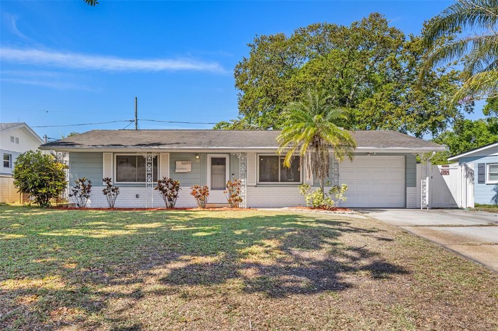 Recently Sold: $365,000 (2 beds, 2 baths, 1050 Square Feet)